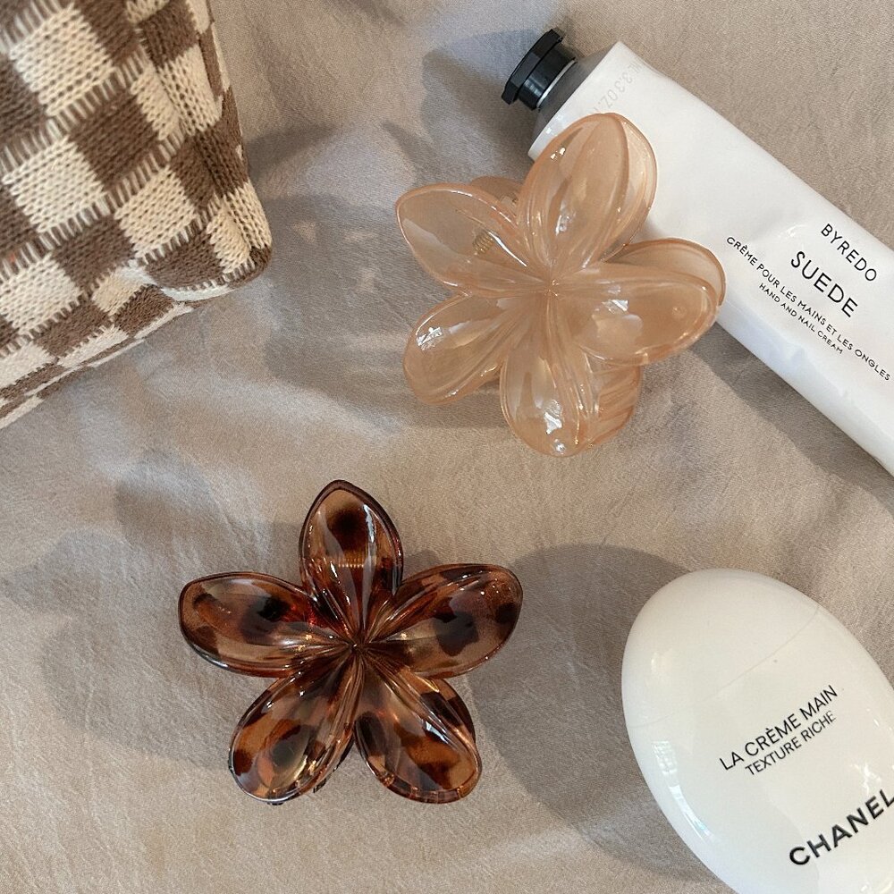 Brand New Set of 2 Flower Hair Claw Clip